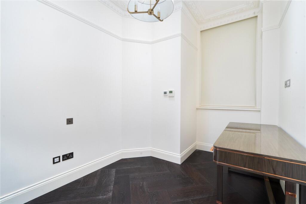 4 bedroom apartment for sale in North Gate, Prince Albert Road, St John's Wood, London, NW8